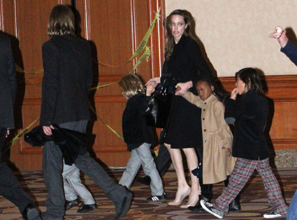 Brad Pitt, Angelina Jolie, Pax, Zahara, Shiloh Brad Pitt, Angelina Jolie, Pax, Zahara, Shiloh